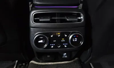 Genesis GV70 2021, 46888 км, за 25449.52 USD - фото 31