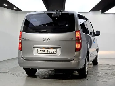 Hyundai Starex 2018, 78776 км, за 11634.06 USD