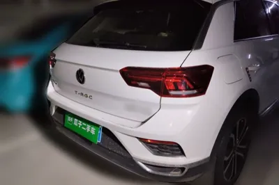 Volkswagen T-Roc 2021, 58700 км, за 11266 USD