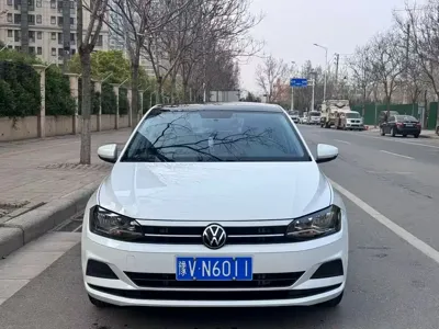 Volkswagen Polo 2023, 10000 км, за 9317.13 USD