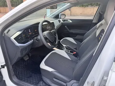 Volkswagen Polo 2023, 10000 км, за 9317.13 USD