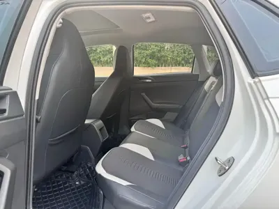 Volkswagen Polo 2023, 10000 км, за 9317.13 USD