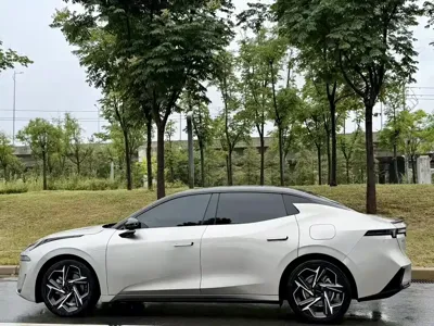 Lynk & Co 07 EM-P 2024, 5000 км, за 14110.97 USD