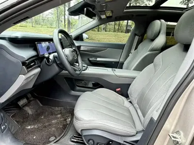 Lynk & Co 07 EM-P 2024, 5000 км, за 14110.97 USD