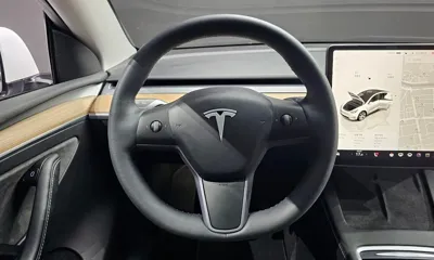 Tesla Model Y 2023, 56922 км, за 24412.31 USD - фото 12