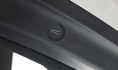 Tesla Model Y 2023, 56922 км, за 24412.31 USD - фото 14