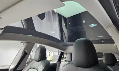 Tesla Model Y 2023, 56922 км, за 24412.31 USD - фото 31