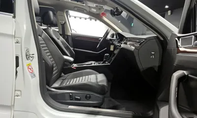 Volkswagen Passat 2018, 95623 км, за 11039.14 USD - фото 11