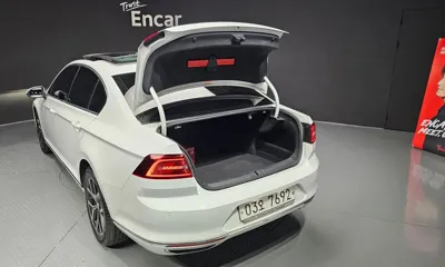 Volkswagen Passat 2018, 95623 км, за 11039.14 USD - фото 20