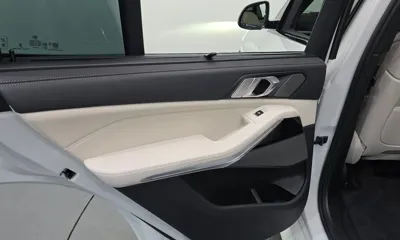 BMW X5 2025, 6035 км, за 85991.86 USD - фото 25