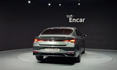 Hyundai Avante 2023, 122696 км, за 8205.33 USD