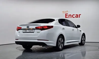 Kia K5 2013, 125170 км, за 3413.42 USD