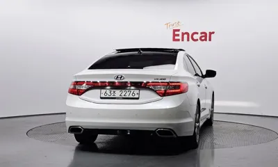 Hyundai Grandeur 2016, 182489 км, за 3902.28 USD