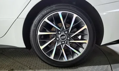 Hyundai Sonata 2020, 106613 км, за 11230.84 USD