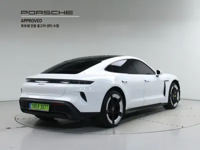Porsche Taycan 2025, 6385 км, за 147987.41 USD