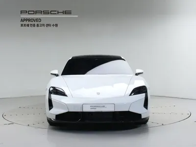 Porsche Taycan 2025, 6385 км, за 147987.41 USD
