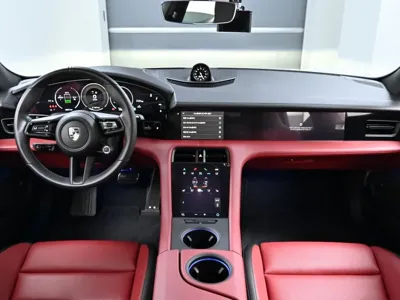 Porsche Taycan 2025, 6385 км, за 147987.41 USD - фото 7
