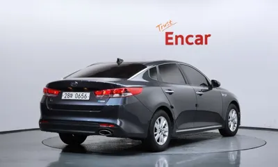Kia K5 2016, 102766 км, за 5185.77 USD