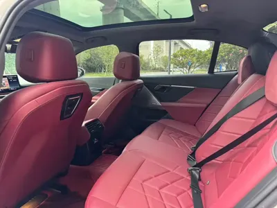 BMW 5 Series 2024, 59000 км, за 36889.79 USD - фото 6