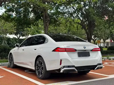 BMW 5 Series 2024, 59000 км, за 36889.79 USD - фото 7
