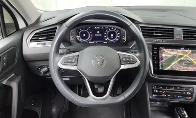 Volkswagen Tiguan 2022, 15813 км, за 25551.75 USD - фото 13