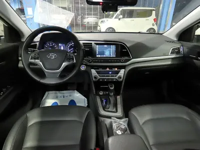 Hyundai Avante 2016, 119317 км, за 5070.53 USD