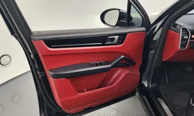 Porsche Cayenne 2020, 56513 км, за 40370.22 USD - фото 24