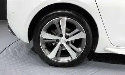 Peugeot 308 2019, 60720 км, за 8542.04 USD
