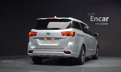 Kia Canival 2019, 118472 км, за 8527.24 USD