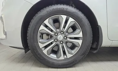 Kia Canival 2019, 118472 км, за 8527.24 USD