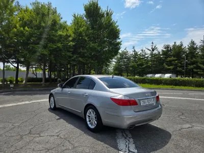 Hyundai Genesis 2010, 58720 км, за 3843.65 USD