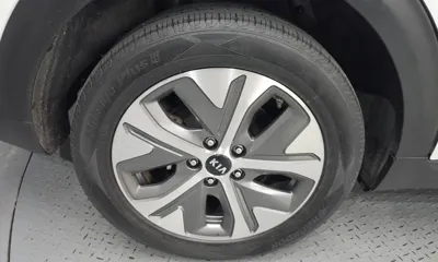 Kia Niro 2023, 245488 км, за 8782.21 USD