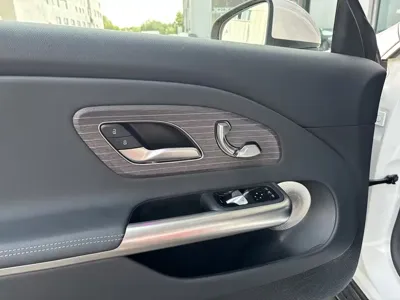 Mercedes-Benz 奔驰CLA新能源
