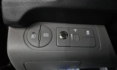 Hyundai Starex 2018, 113644 км, за 7947.89 USD - фото 14