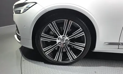 Volvo S90 2023, 93530 км, за 23337.44 USD