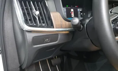 Volvo S90 2023, 93530 км, за 23337.44 USD - фото 28