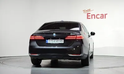 BMW 5-Series 2024, 15721 км, за 34621.14 USD