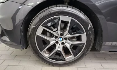 BMW 5-Series 2024, 15721 км, за 34621.14 USD