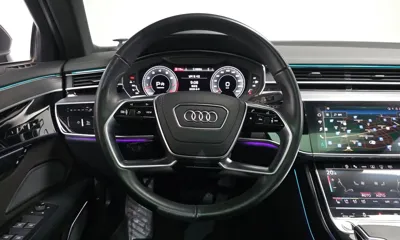 Audi A8 2023, 39847 км, за 51116.73 USD - фото 12