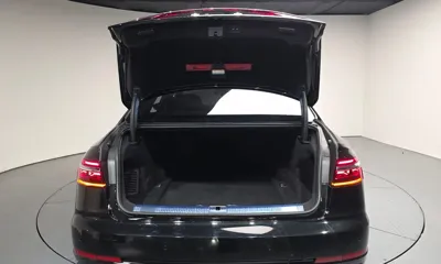 Audi A8 2023, 39847 км, за 51116.73 USD - фото 20