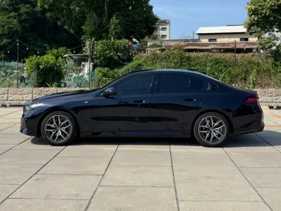 BMW 5-Series 2024, 27803 км, за 21498.38 USD