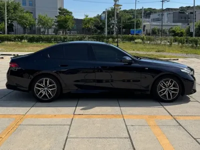 BMW 5-Series 2024, 27803 км, за 21498.38 USD