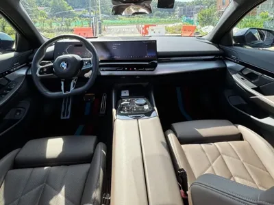 BMW 5-Series 2024, 27803 км, за 21498.38 USD - фото 9