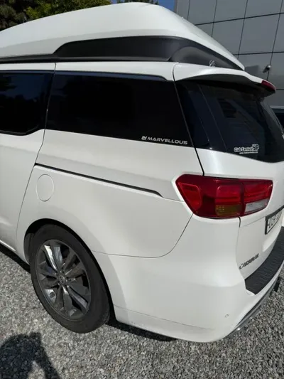 Kia Canival 2016, 129000 км, за 8469.06 USD