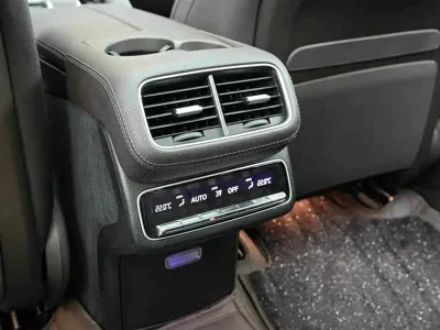 Mercedes-Benz GLS 2024, 41000 км, за 107119.76 USD - фото 17