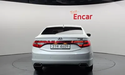 Hyundai Grandeur 2015, 246419 км, за 2974.62 USD