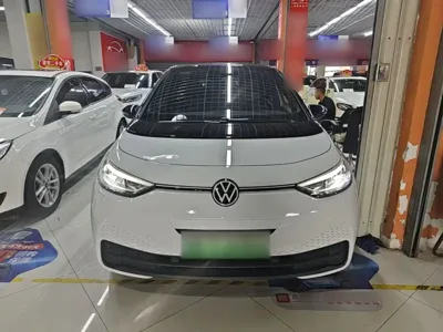 Volkswagen ID.3 2025, 42600 км, за 13557.53 USD