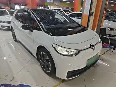 Volkswagen ID.3 2025, 42600 км, за 13557.53 USD