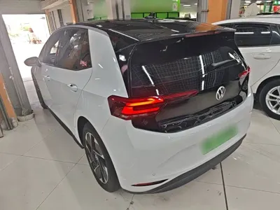 Volkswagen ID.3 2025, 42600 км, за 13557.53 USD