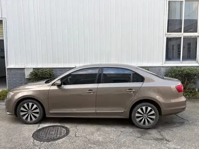 Volkswagen Sagitar 2017, 140000 км, за 4855.7 USD
